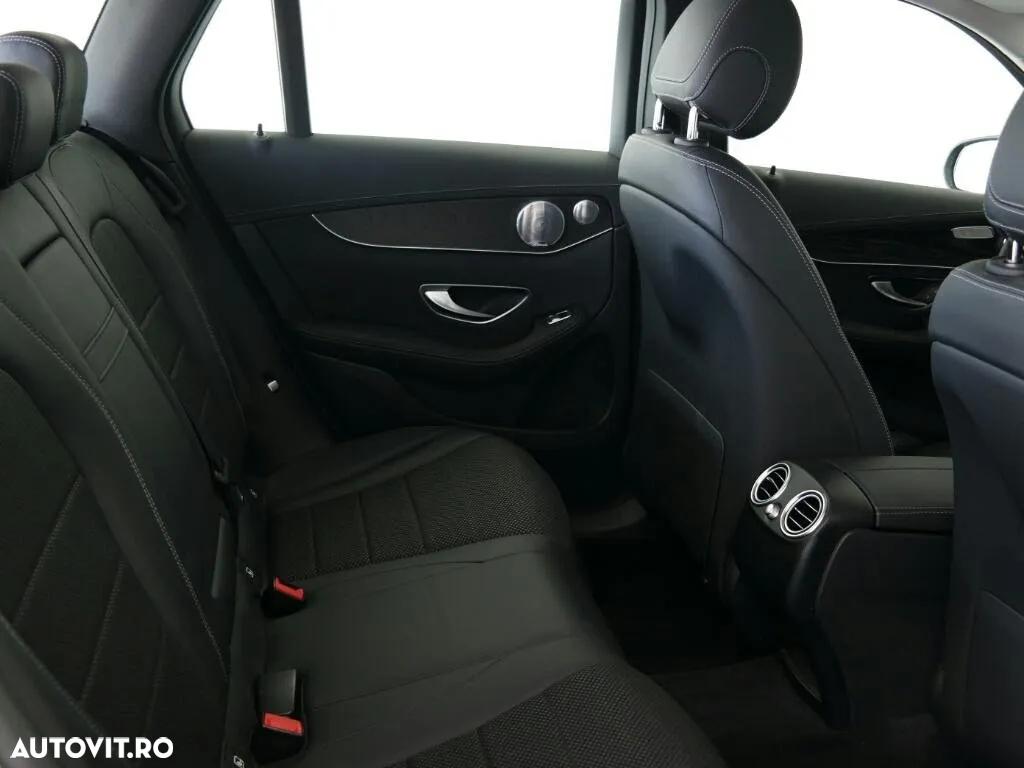Mercedes-Benz GLC 250 4MATIC - 9
