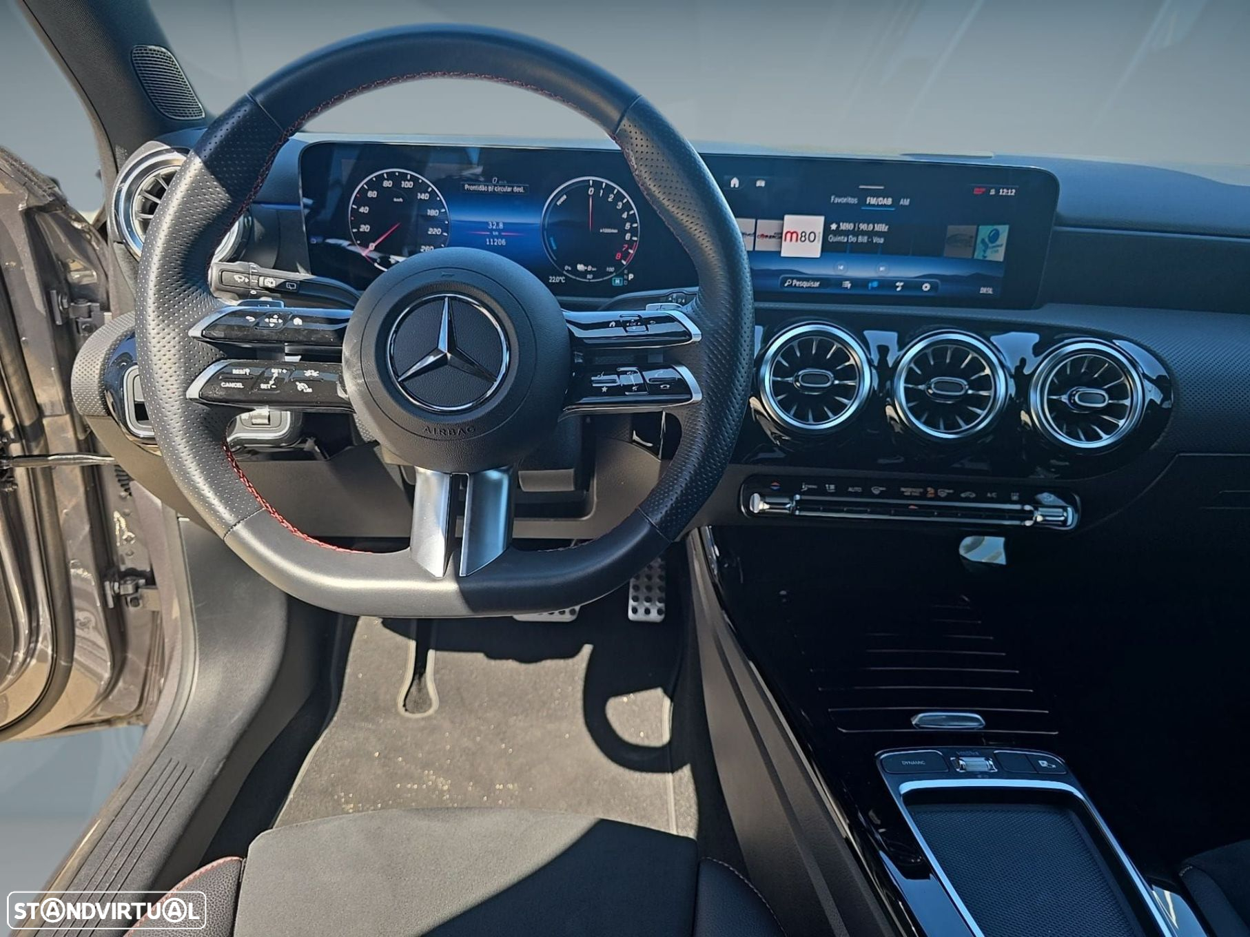Mercedes-Benz A 250 e AMG Line - 12