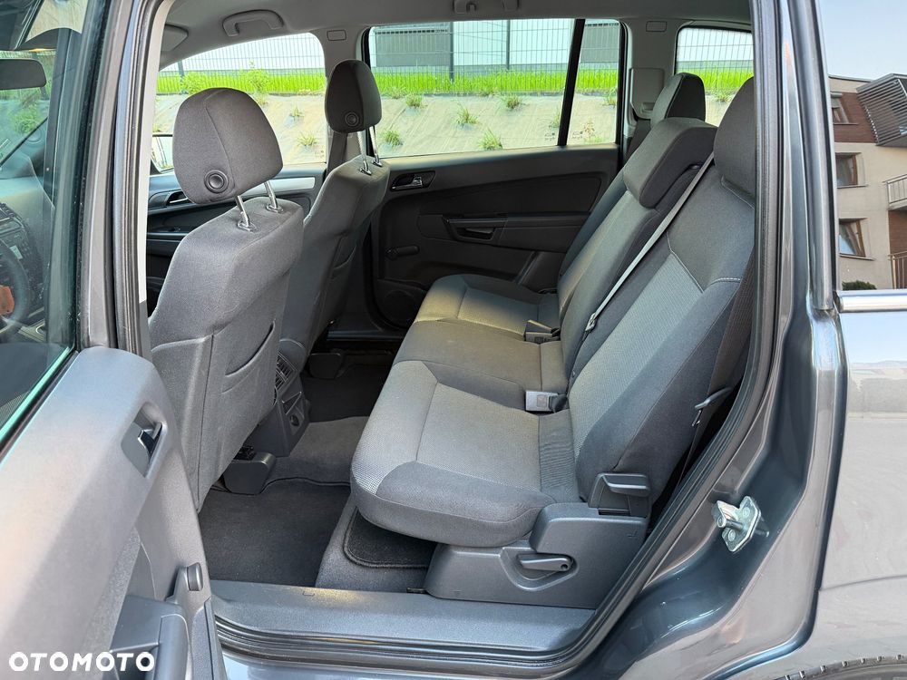 Opel Zafira - 10