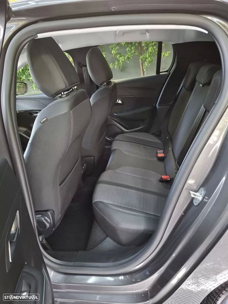 Peugeot 208 1.2 PureTech Allure Pack EAT8 - 7