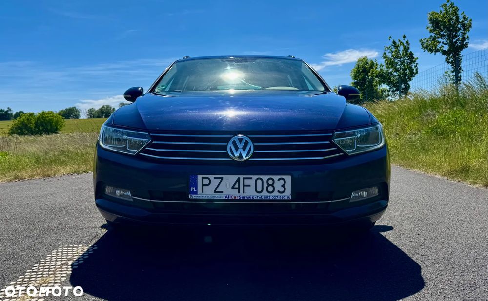 Volkswagen Passat - 2