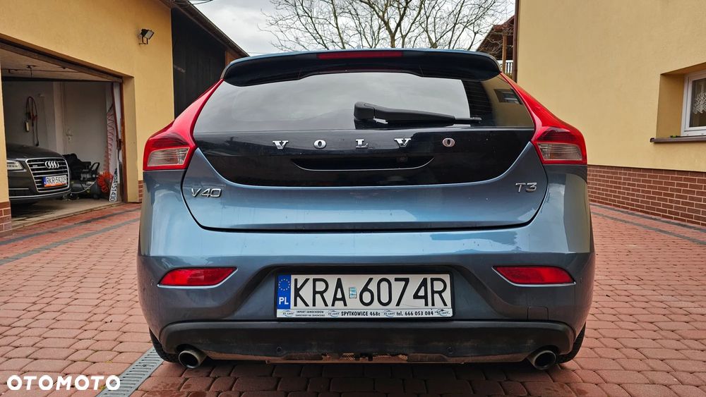 Volvo V40 T3 Momentum - 24