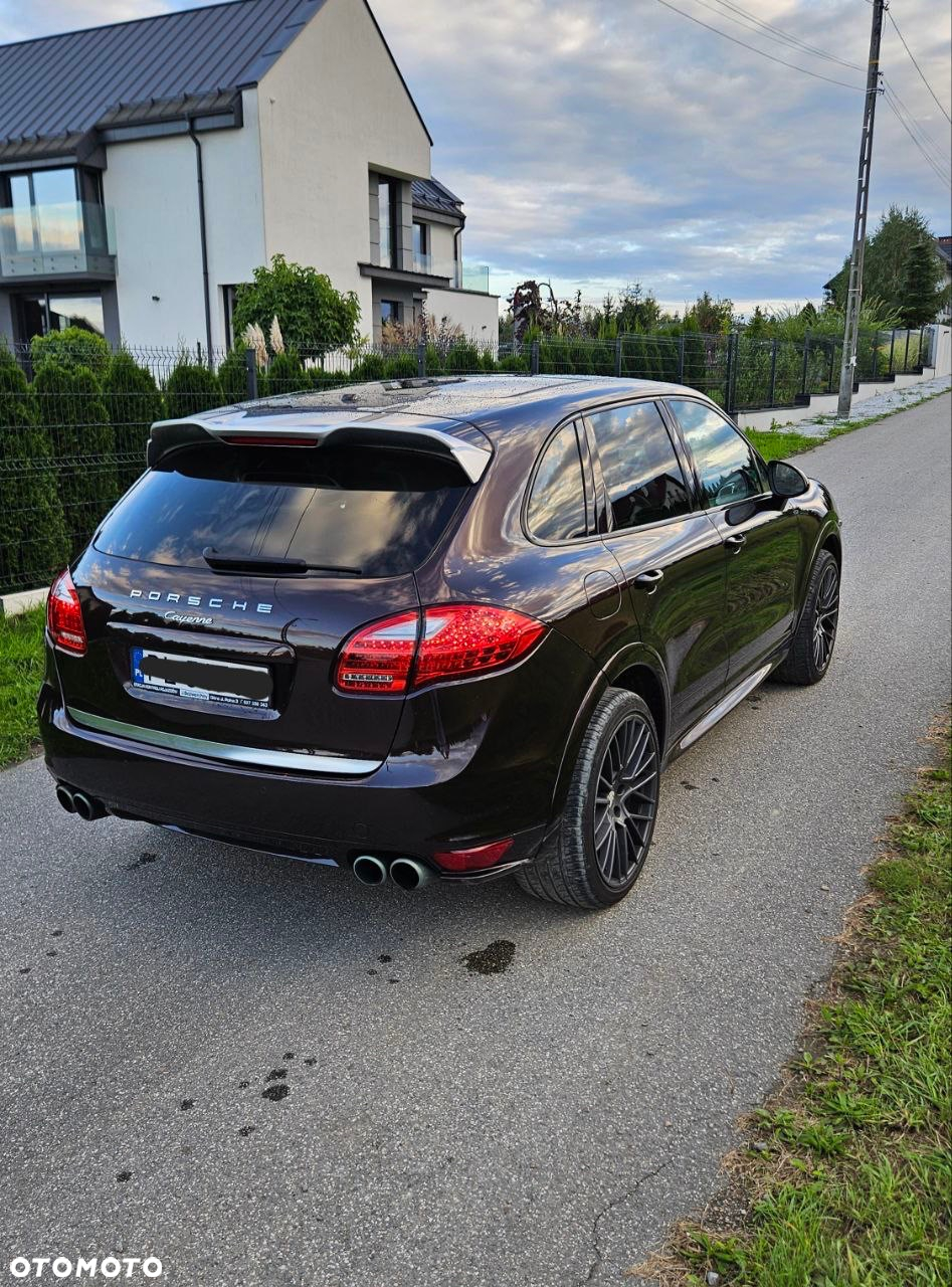 Porsche Cayenne Standard - 2
