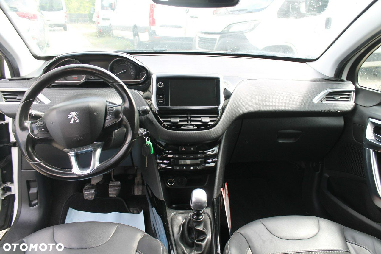 Peugeot 2008 - 11