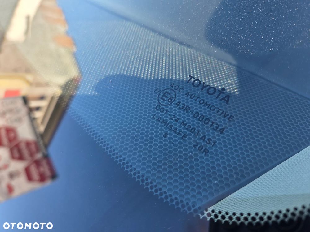 Toyota Avensis 1.8 Comfort - 21
