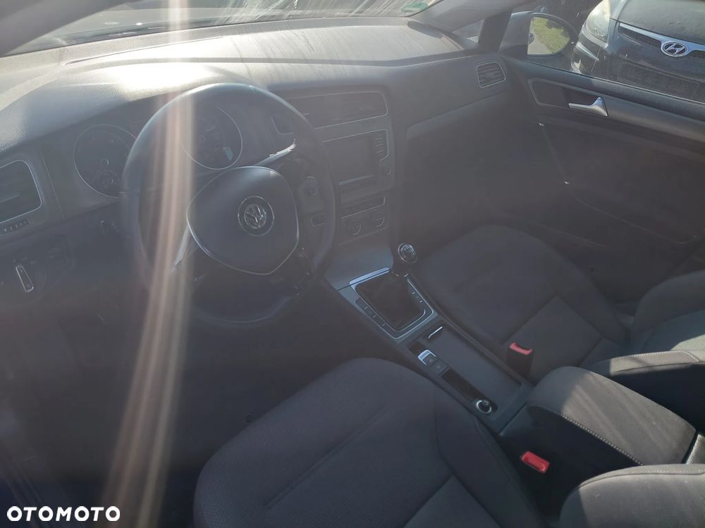 Volkswagen Golf - 12