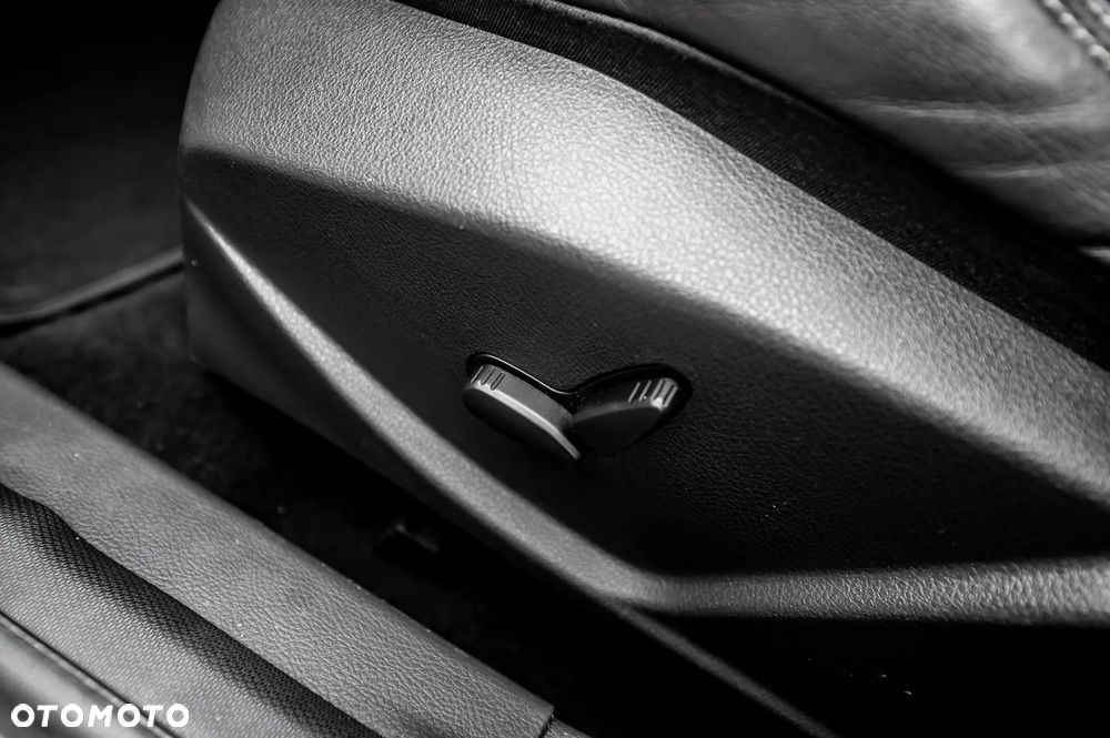 Ford Focus 1.6 EcoBoost Start-Stopp-System Champions Edition - 26