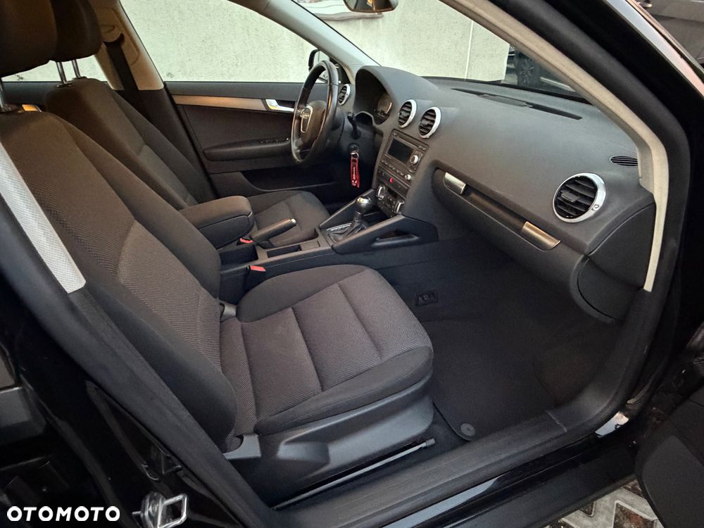 Audi A3 Sportback 2.0 TDI DPF S tronic Ambiente - 11