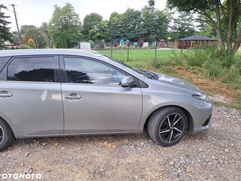 Toyota Auris - 12