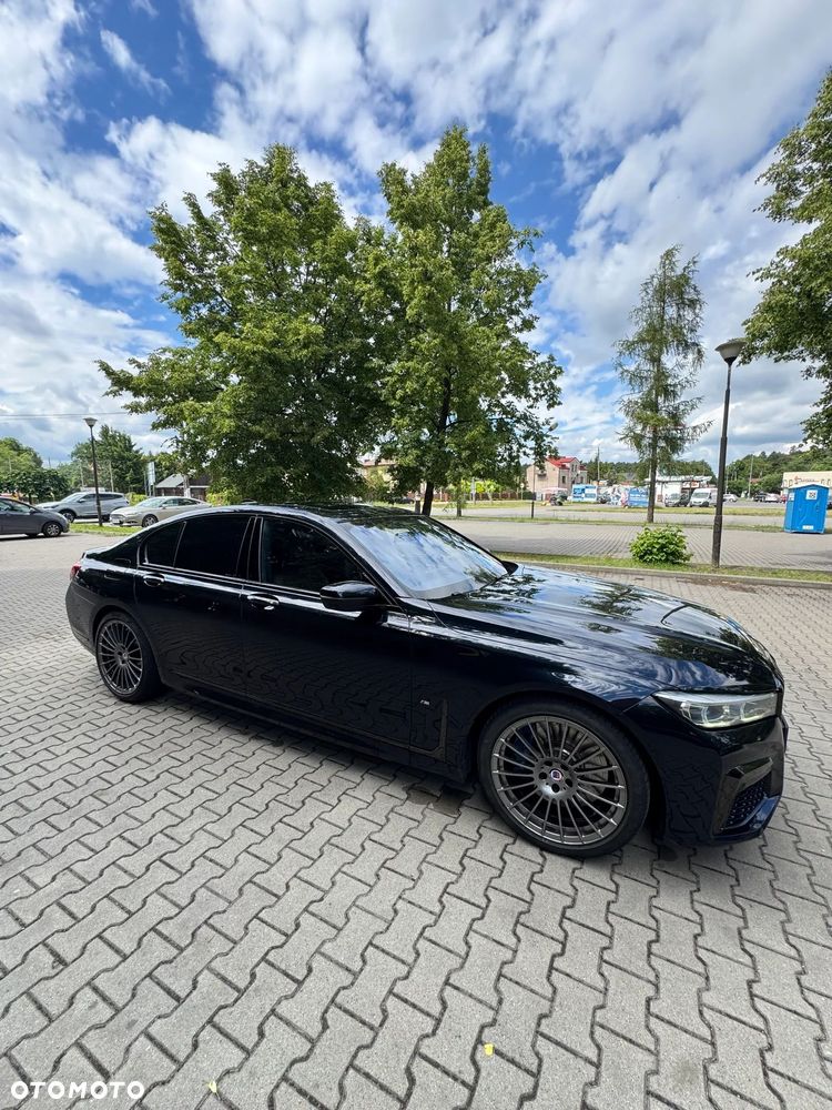 BMW Seria 7 750i xDrive - 1