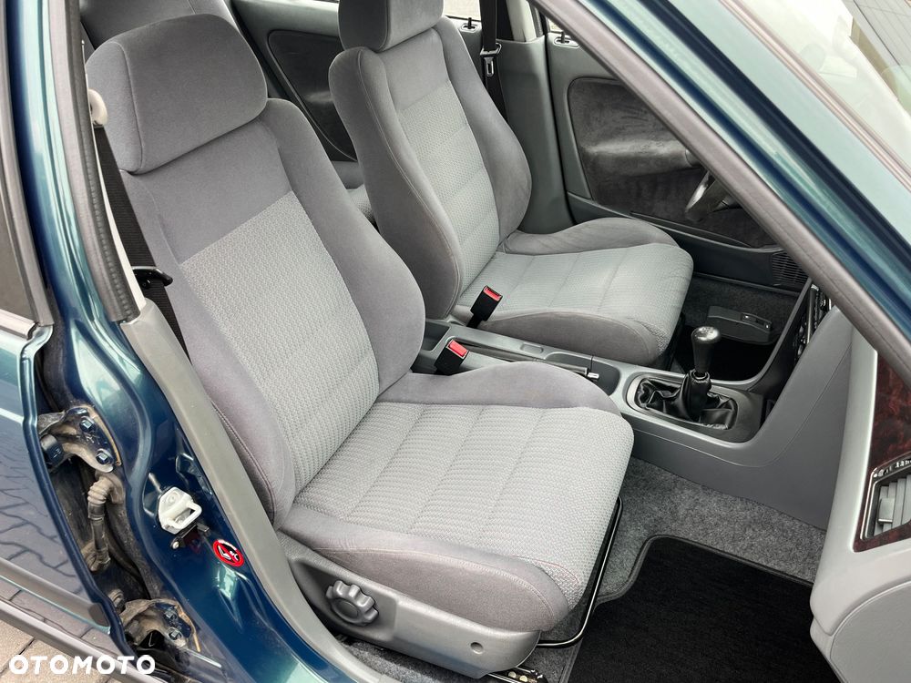 Honda Civic 1.4i S - 10