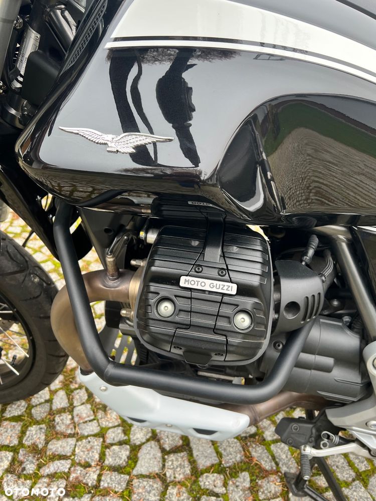 Moto Guzzi V85 - 10