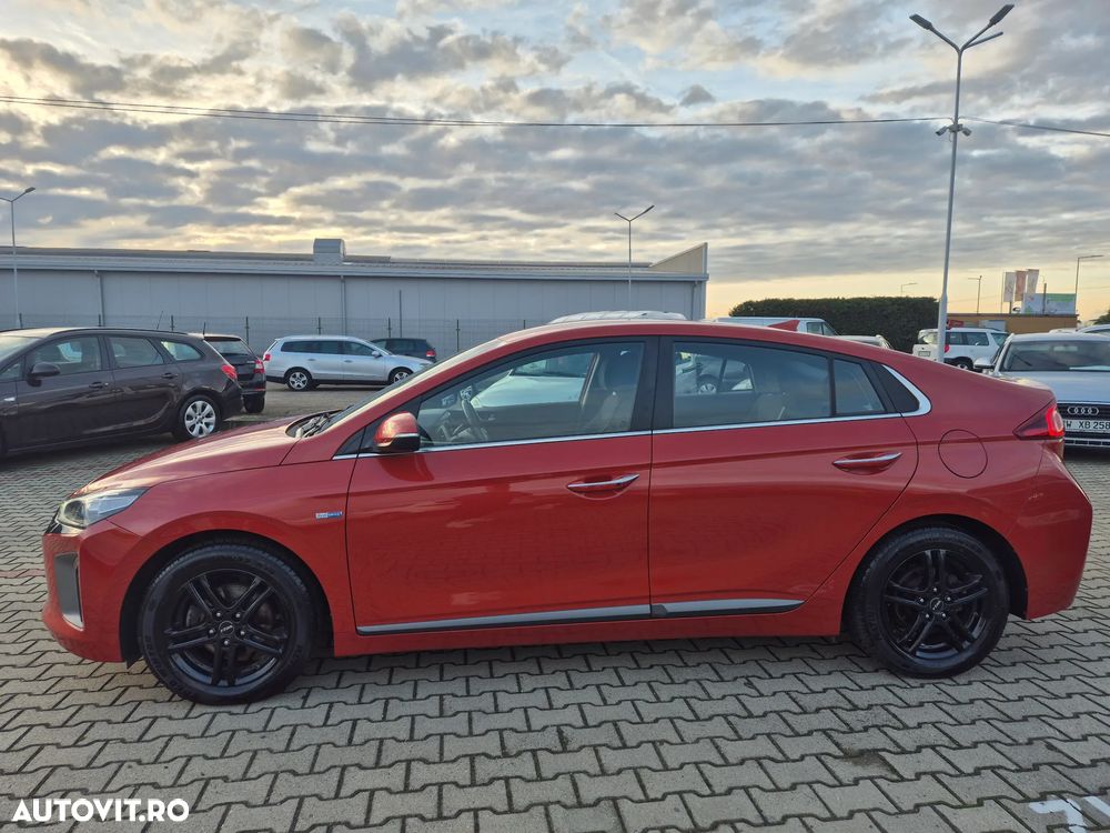 Hyundai IONIQ - 12
