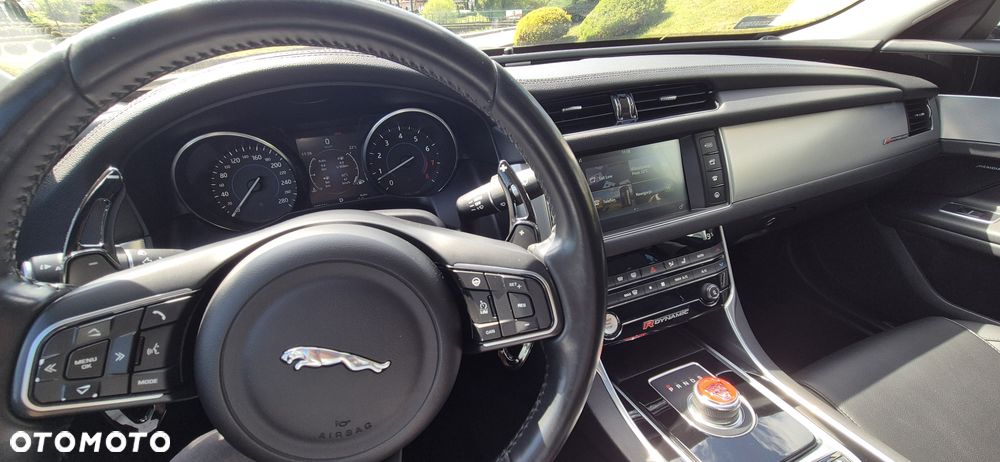Jaguar XF 3.0 V6 AWD R-Sport - 20