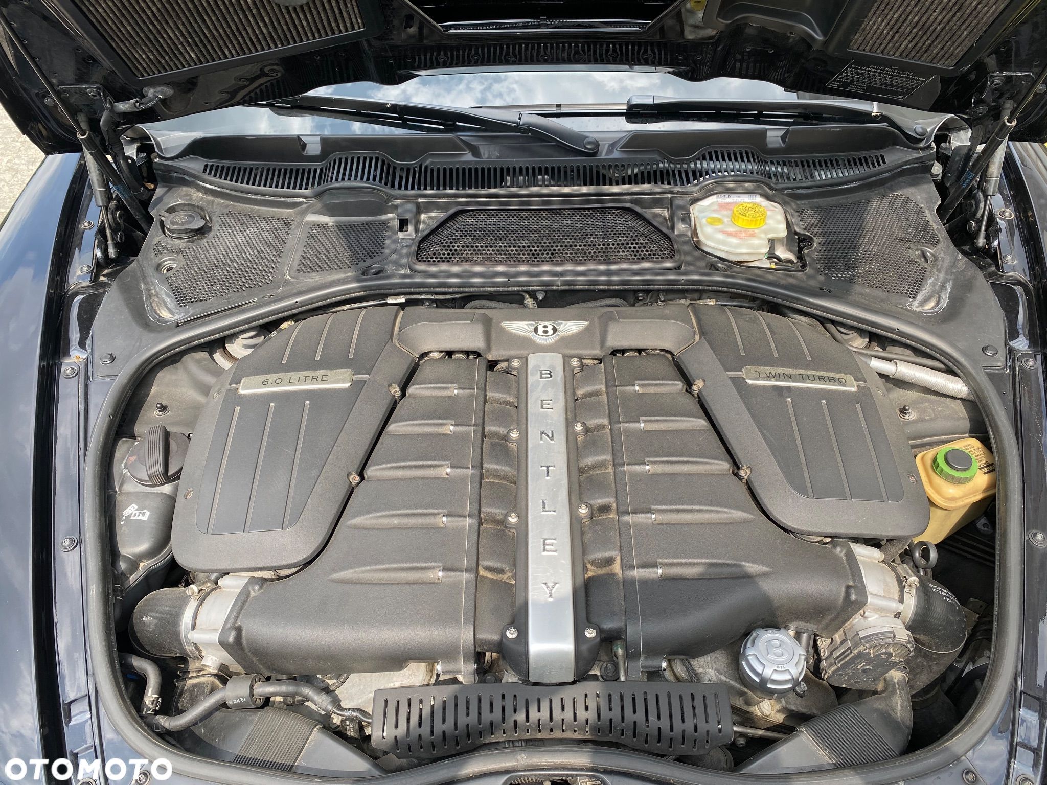 Bentley Flying Spur W12 S - 26