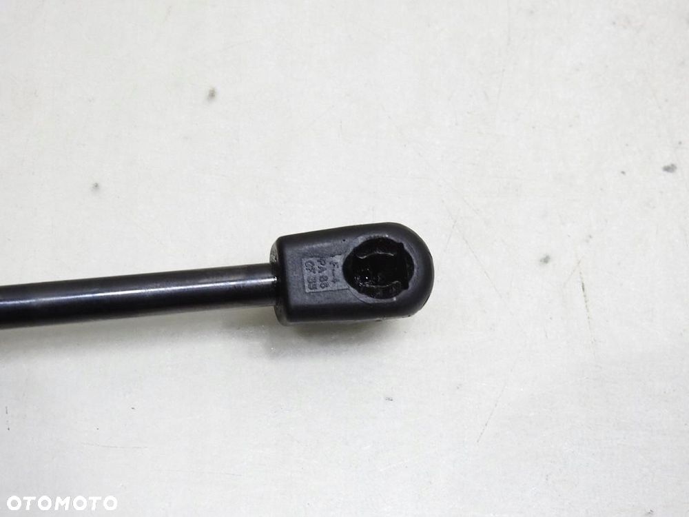 SIŁOWNIK TELESKOP PODŁOGI BAGAŻNIKA VOLVO V70 III - 3