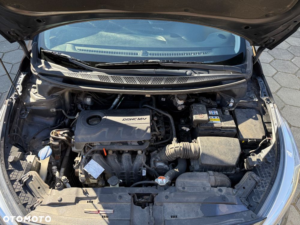 Kia Ceed - 11