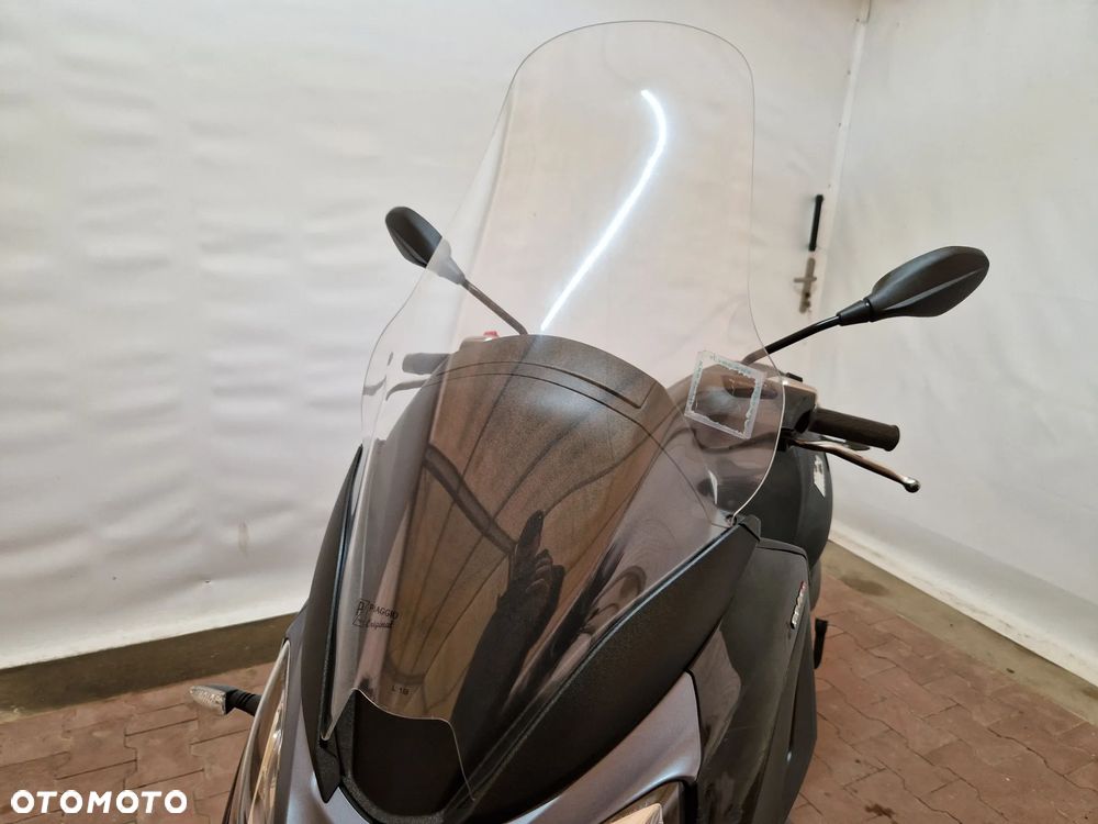 Piaggio MP-3 - 13