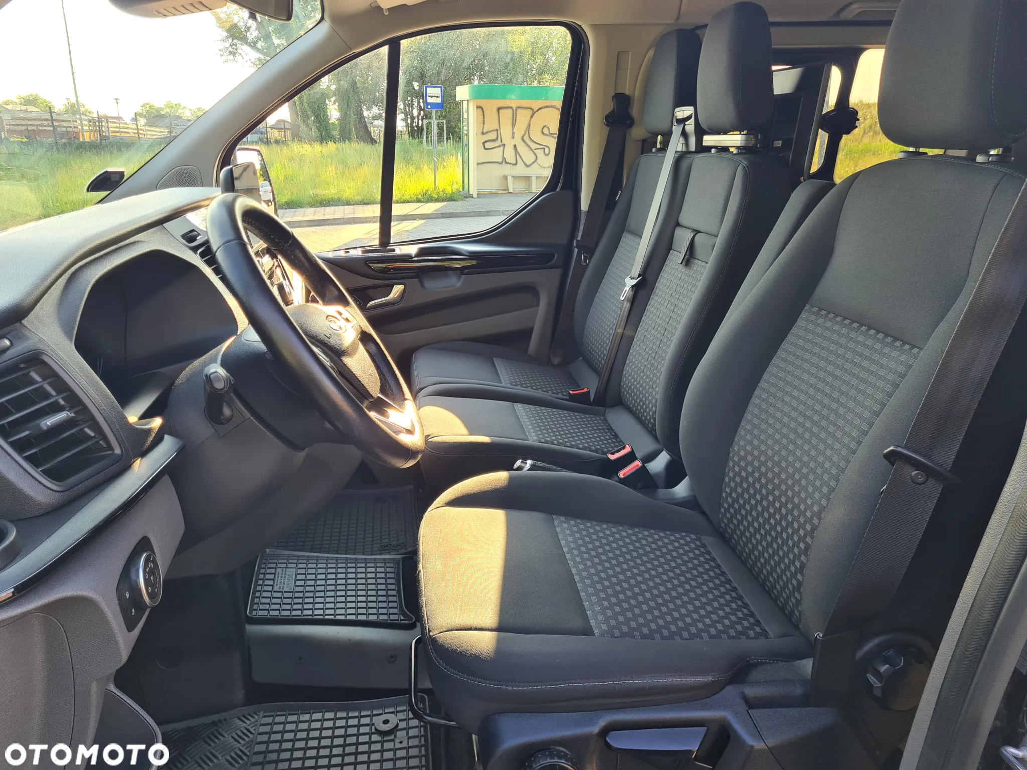 Ford Tourneo Custom - 10