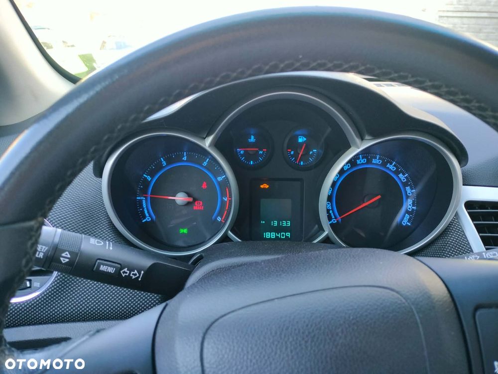 Chevrolet Cruze 1.6 LS+ - 11