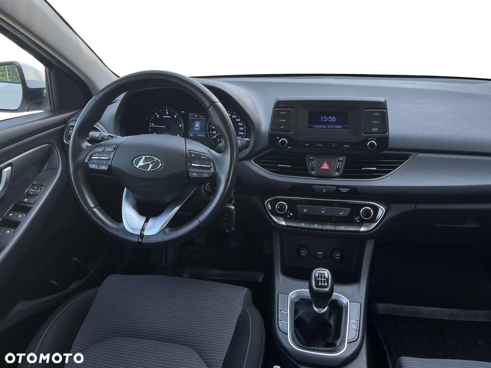 Hyundai i30 1.6 D Classic + - 18