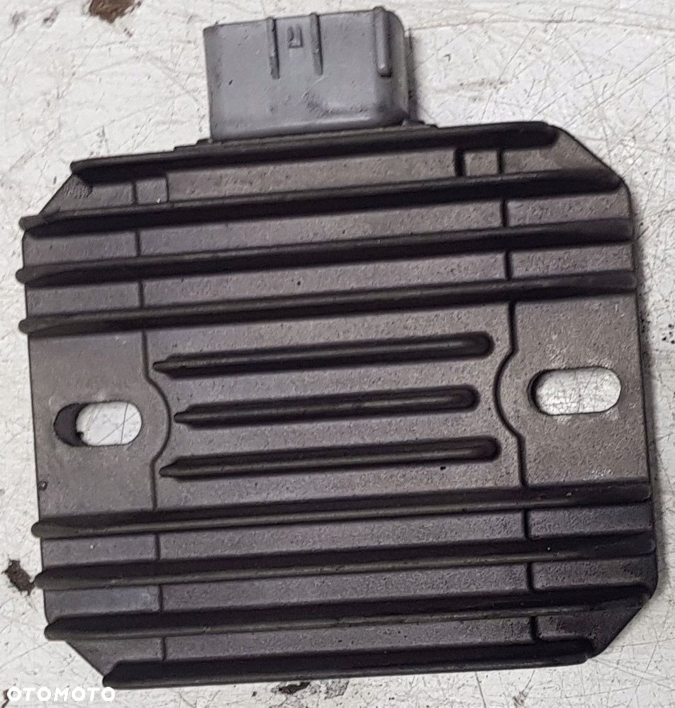 SUZUKI BURGMAN K7 125 REGULATOR NAPIĘCIA - 1