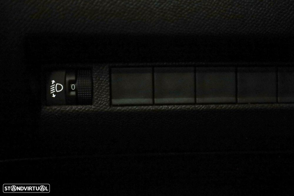 Peugeot 2008 1.2 PureTech Allure - 19