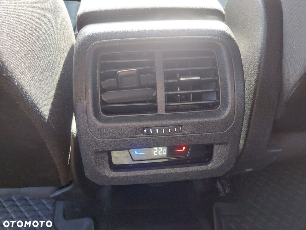 Volkswagen Touran - 13