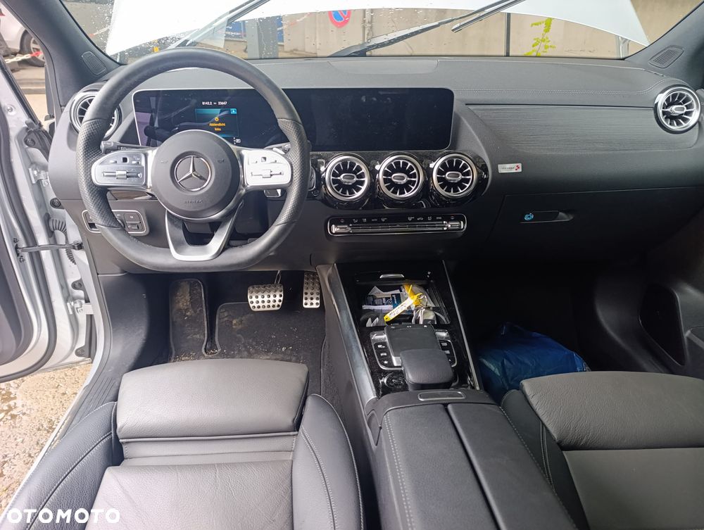 Mercedes-Benz Klasa B 250 4Matic 7G-DCT AMG Line - 11