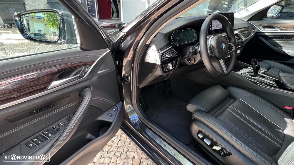 BMW 530 e Line Luxury - 4