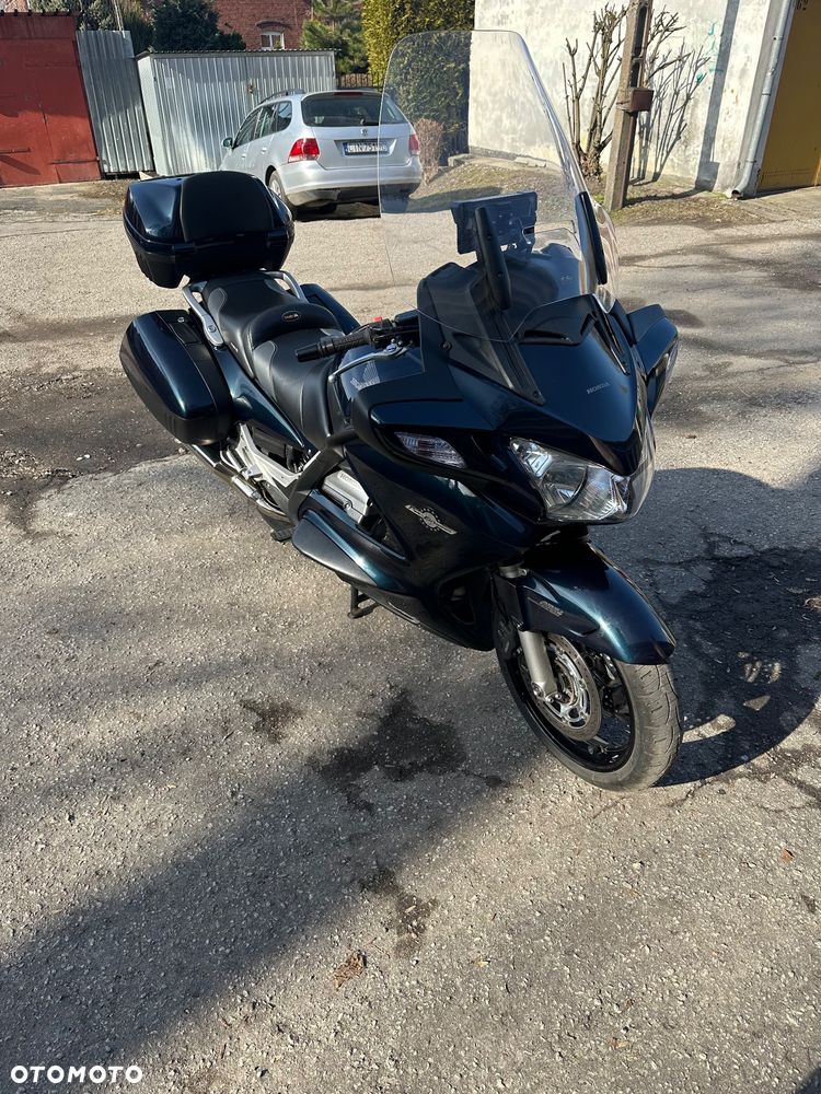 Honda ST - 8