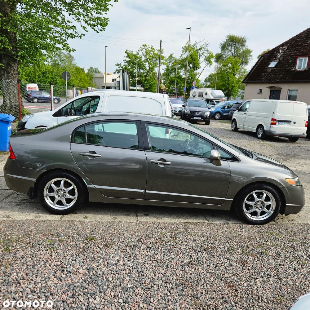 Honda Civic 1.8i-VTEC Automatik Executive - 8