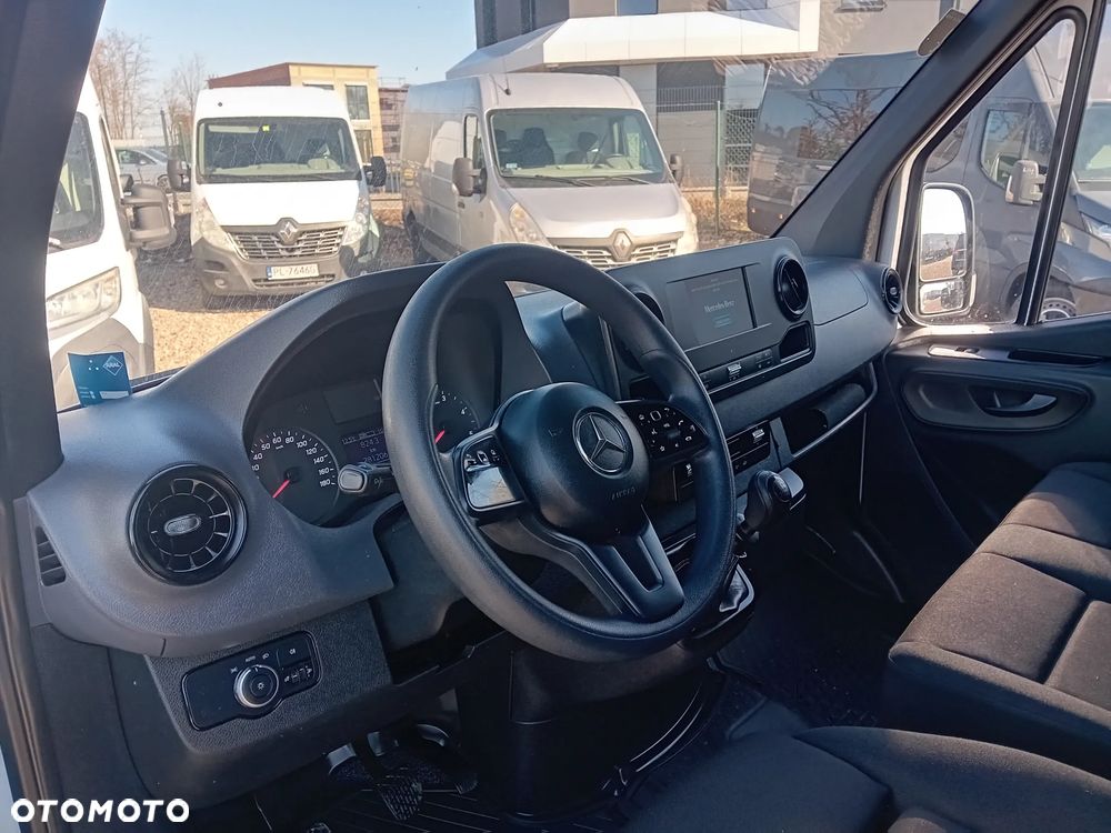 Mercedes-Benz Sprinter - 18