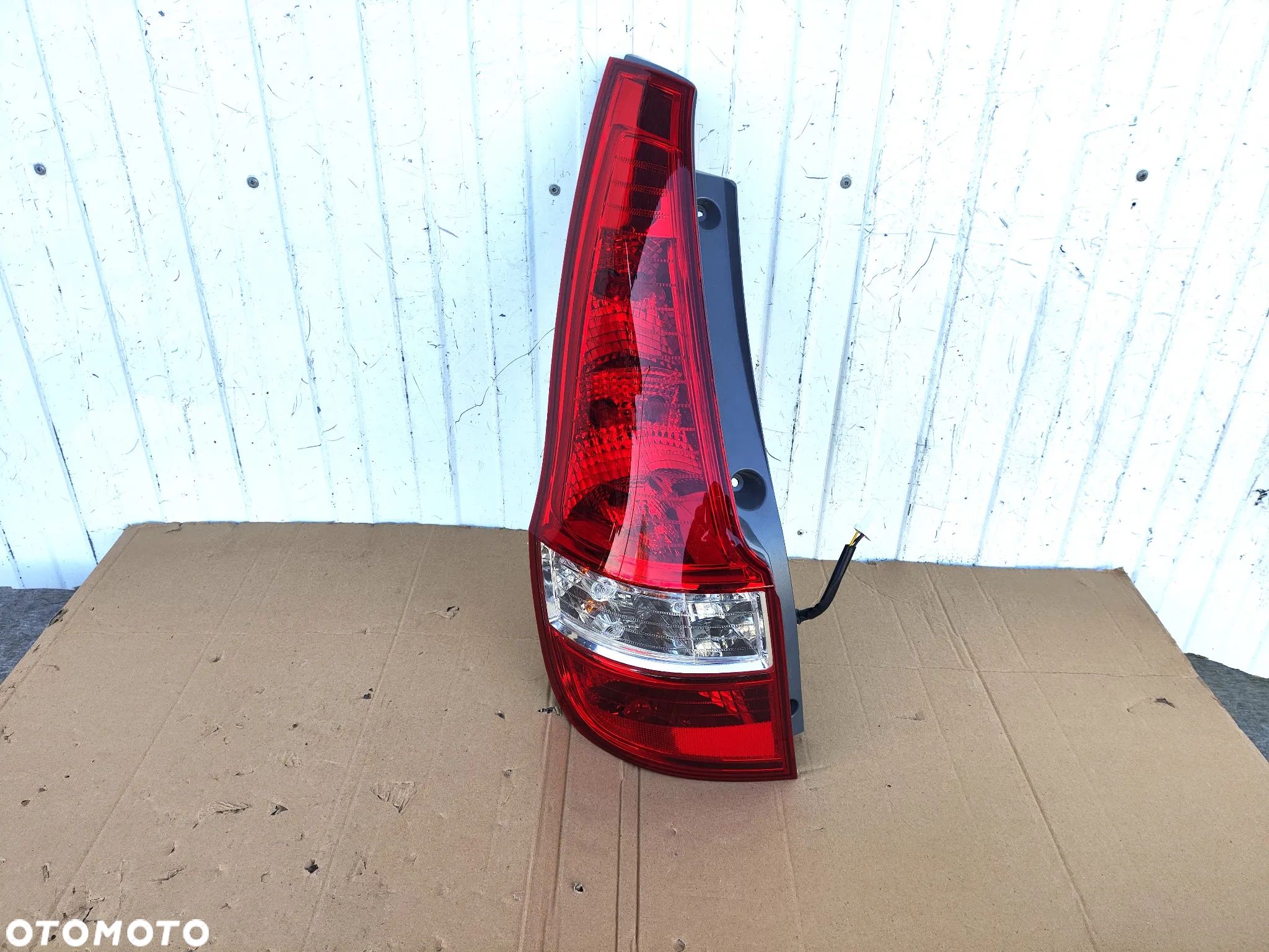 HYUNDAI I30 KOMBI 07-12 LAMPA LEWA TYŁ - 1