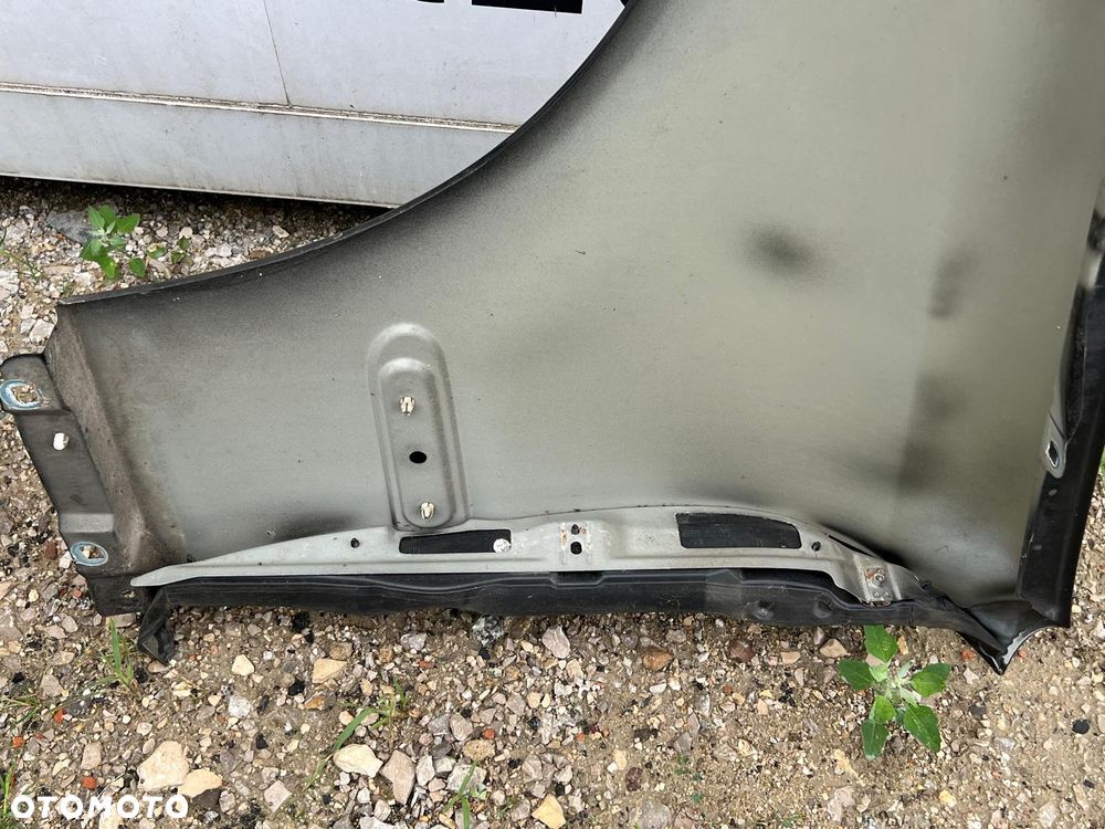 Błotnik prawy przód przedni Mercedes W203 (197U) - 6