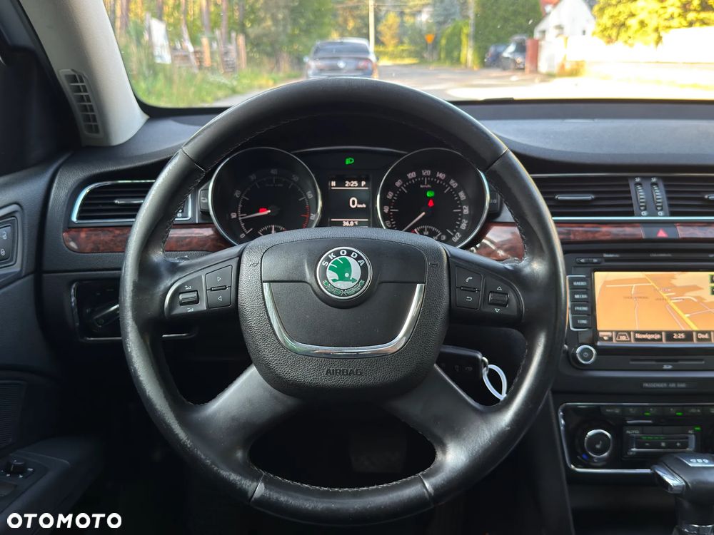 Skoda Superb 1.8 TSI Elegance DSG - 27