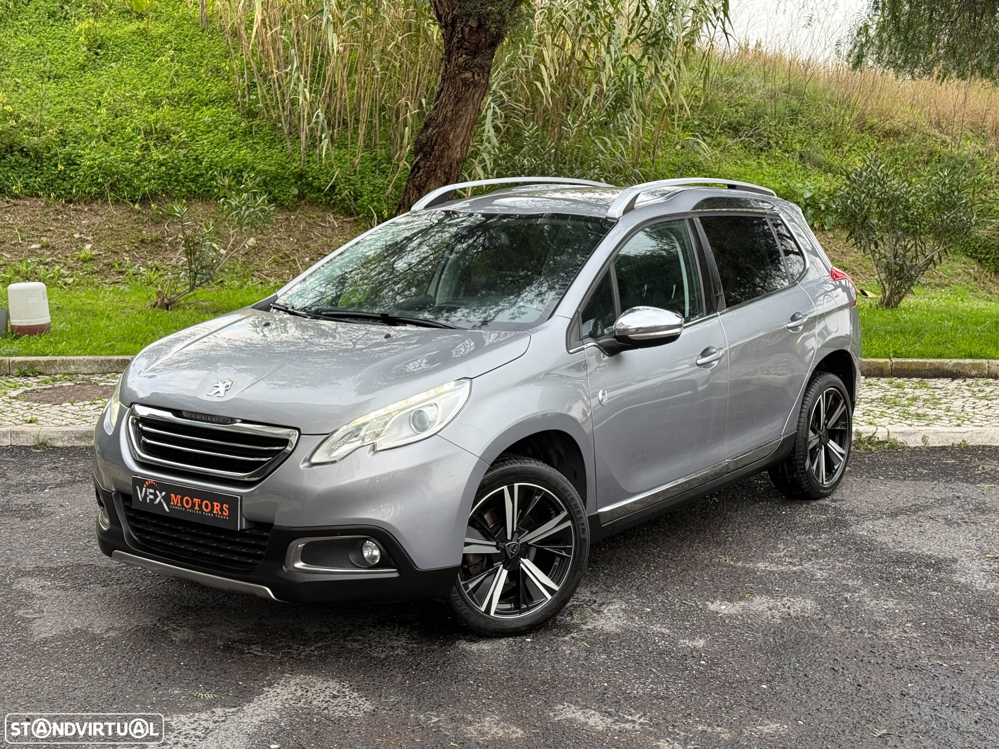 Peugeot 2008 1.2 PureTech Allure - 3