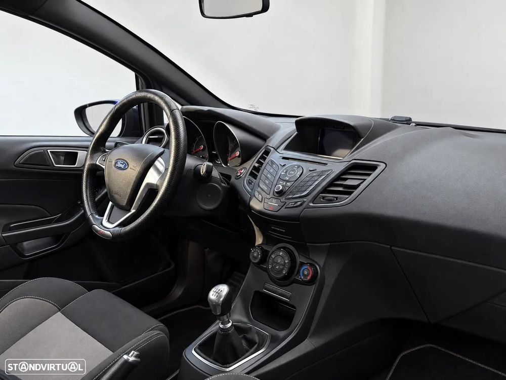Ford Fiesta 1.6 EcoBoost ST - 11