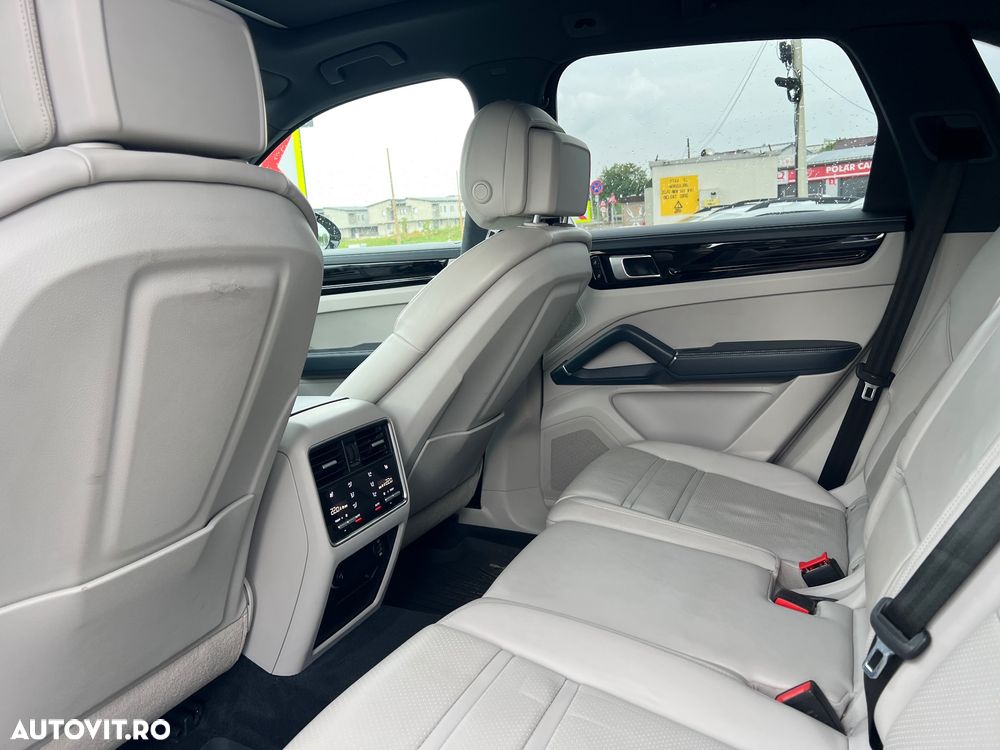 Porsche Cayenne S E-Hybrid Platinum Edition - 9