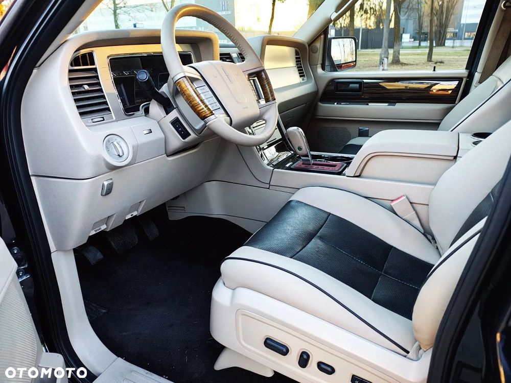 Lincoln Navigator 5.4 4x4 - 25