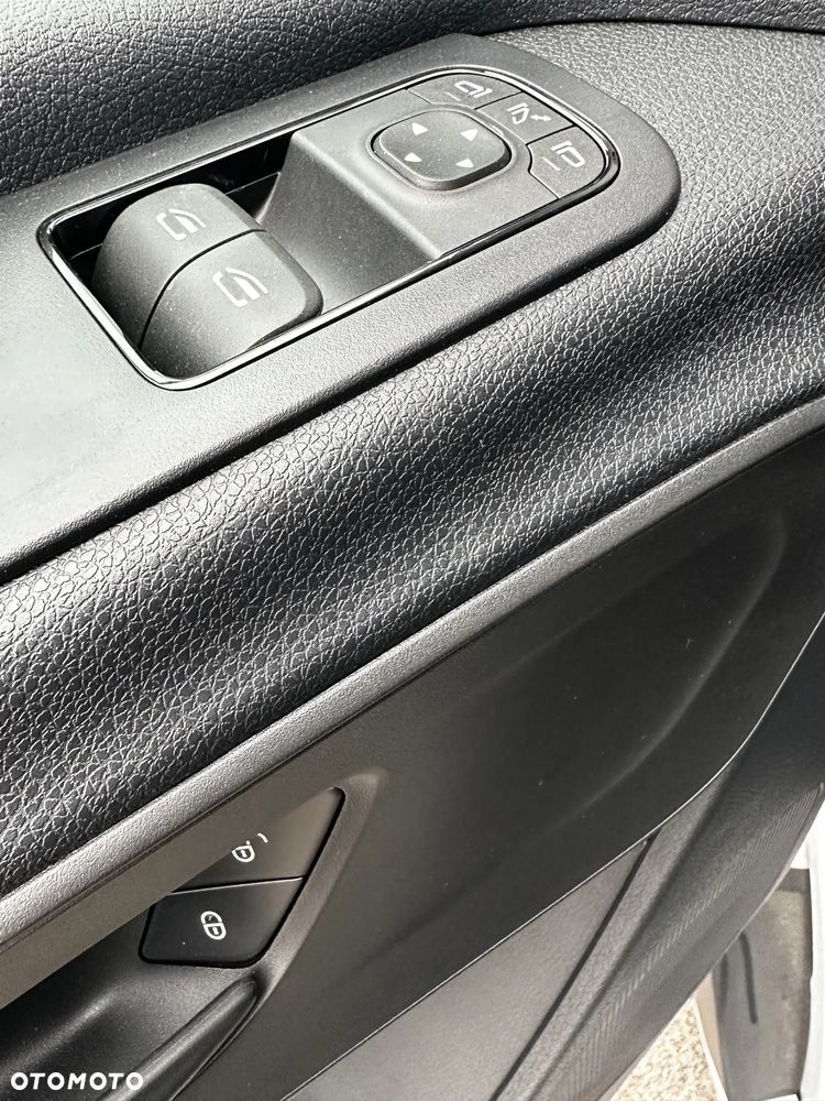 Mercedes-Benz Sprinter - 11