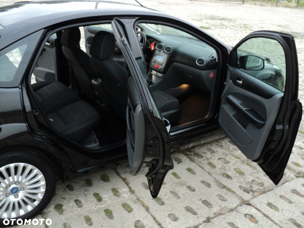 Ford Focus 1.6 Trend - 12