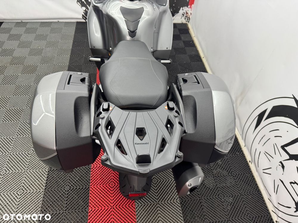 Kawasaki GTR - 25