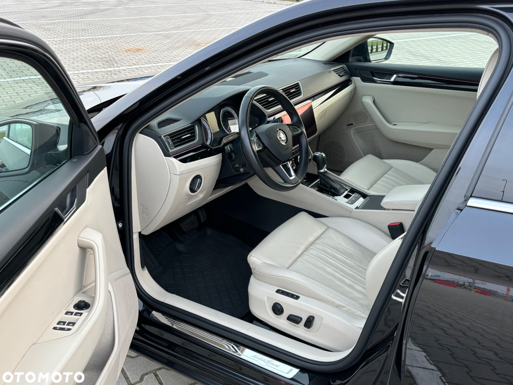 Skoda Superb 2.0 TDI SCR 4x4 L&K DSG - 18