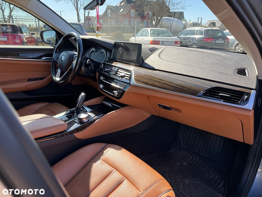 BMW Seria 5 520d Luxury Line sport - 30