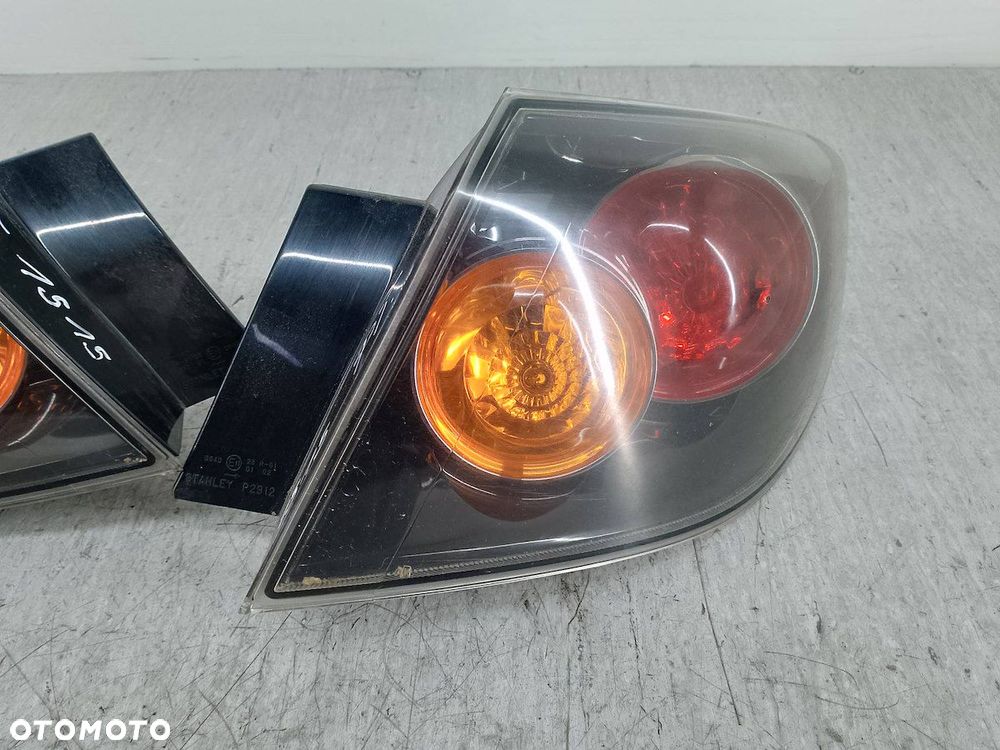 LAMPY TYŁ KOMPLET MAZDA 3 ( 03-09 ) P2912 HATCHBACK - 10