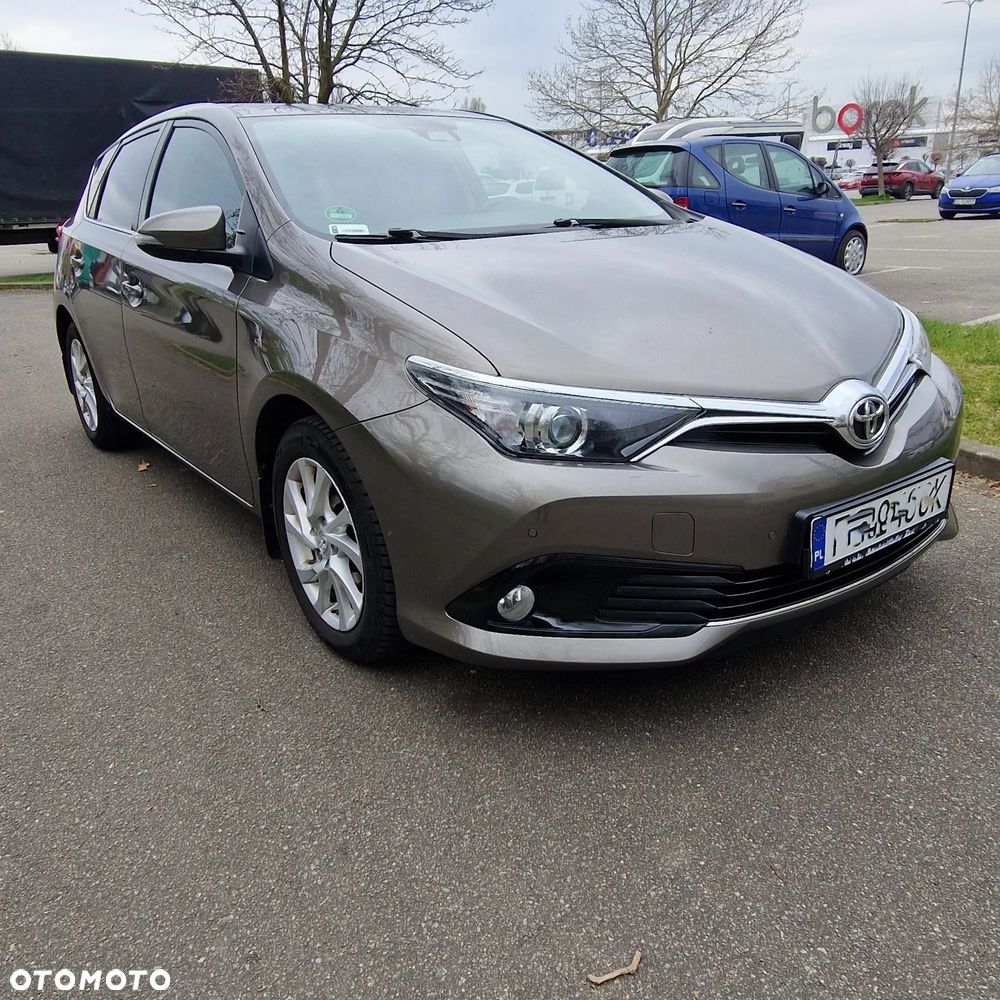 Toyota Auris 1.6 Premium - 14