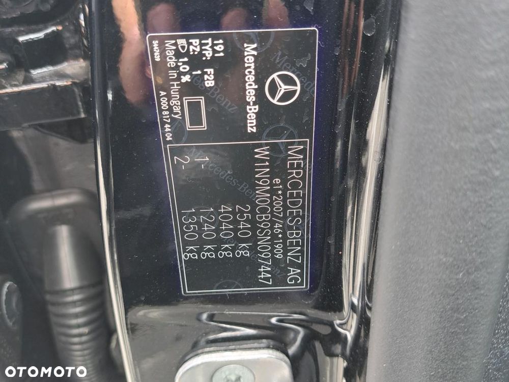 Mercedes-Benz EQB - 9