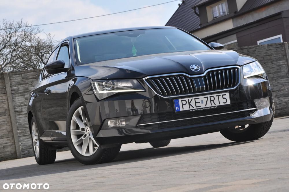 Skoda Superb 2.0 TDI DSG Premium Edition - 6