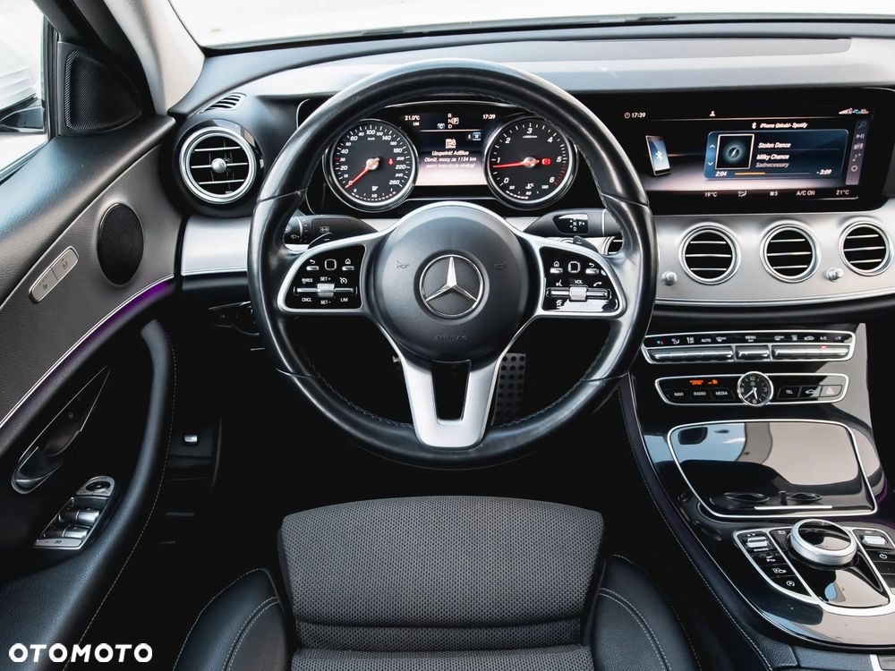 Mercedes-Benz Klasa E 200 d 9G-TRONIC - 16